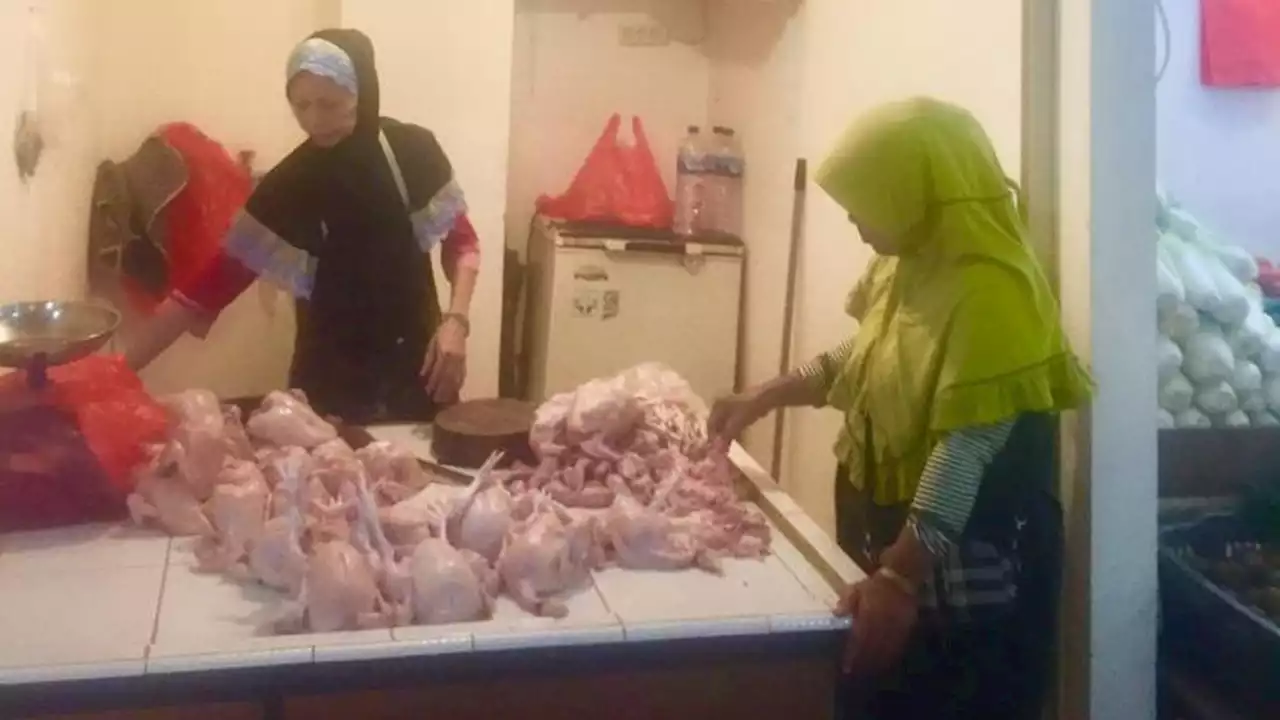 Harga Ayam Potong dan Ikan Laut di Bekasi Terus Naik, Pedagang Mengeluh