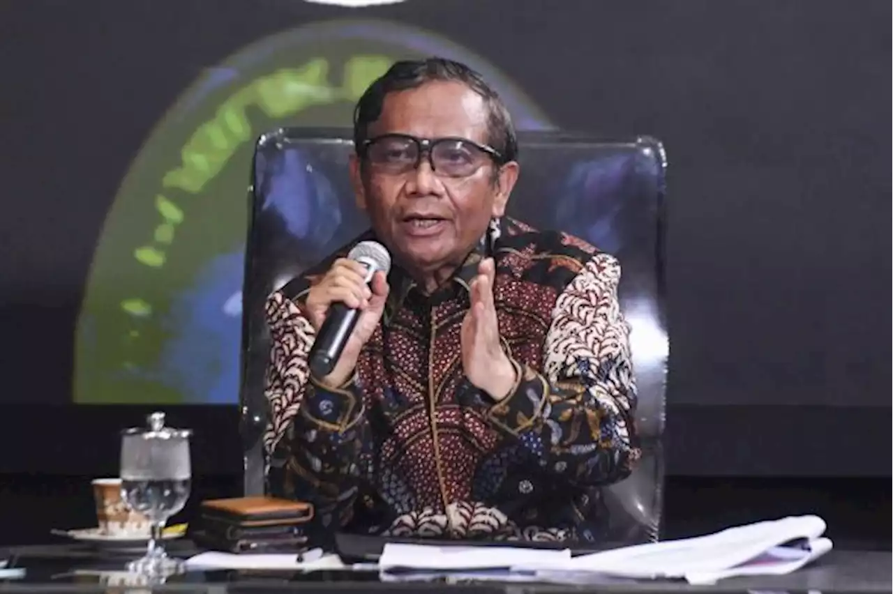 Mahfud MD Persilahkan Publik Menilai Pernyataan Surya Paloh