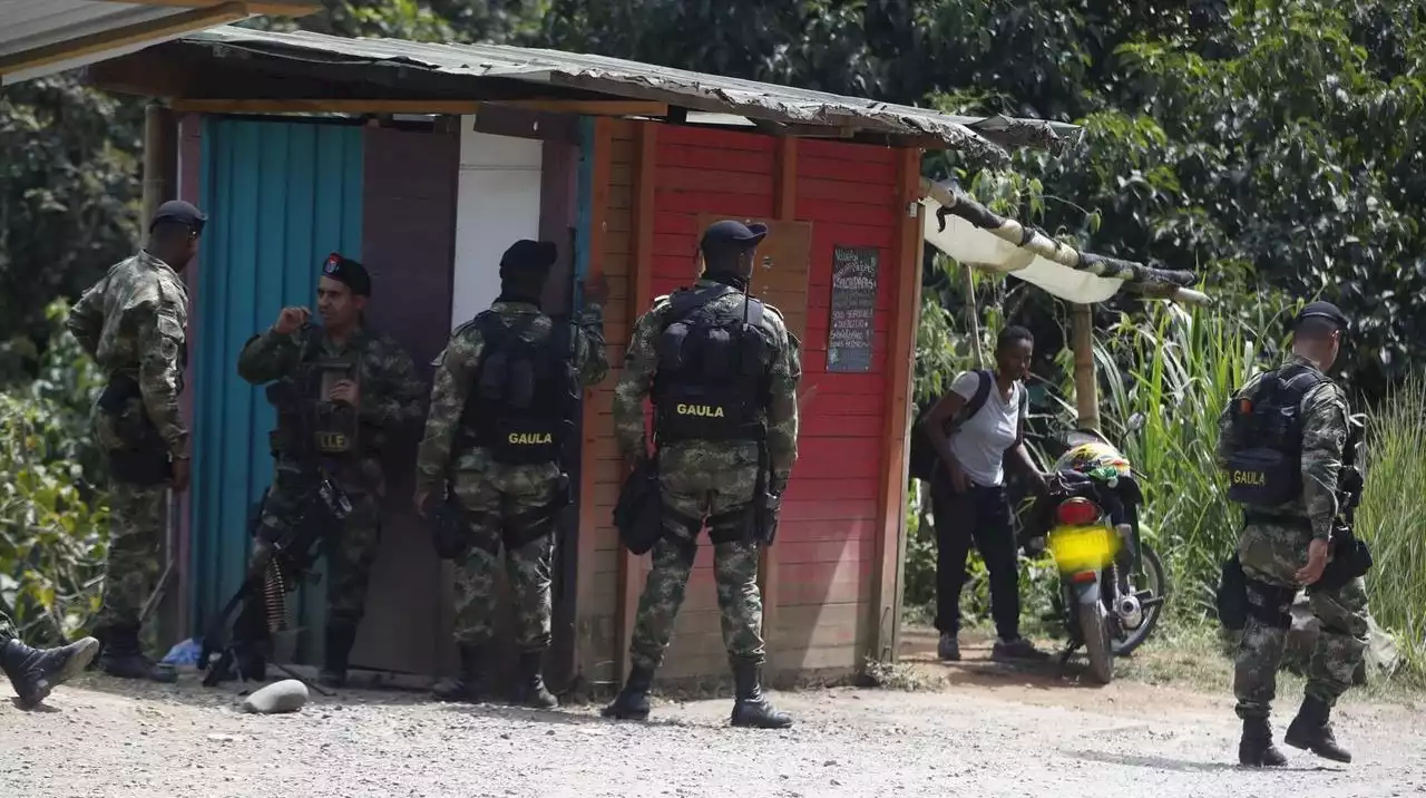 FOTOS. Liberan a los 30 soldados retenidos en Colombia tras operación contra minería ilegal