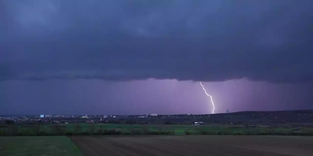 Blitze im Sekundentakt und Starkregen: Heftige Unwetter brodeln über Franken