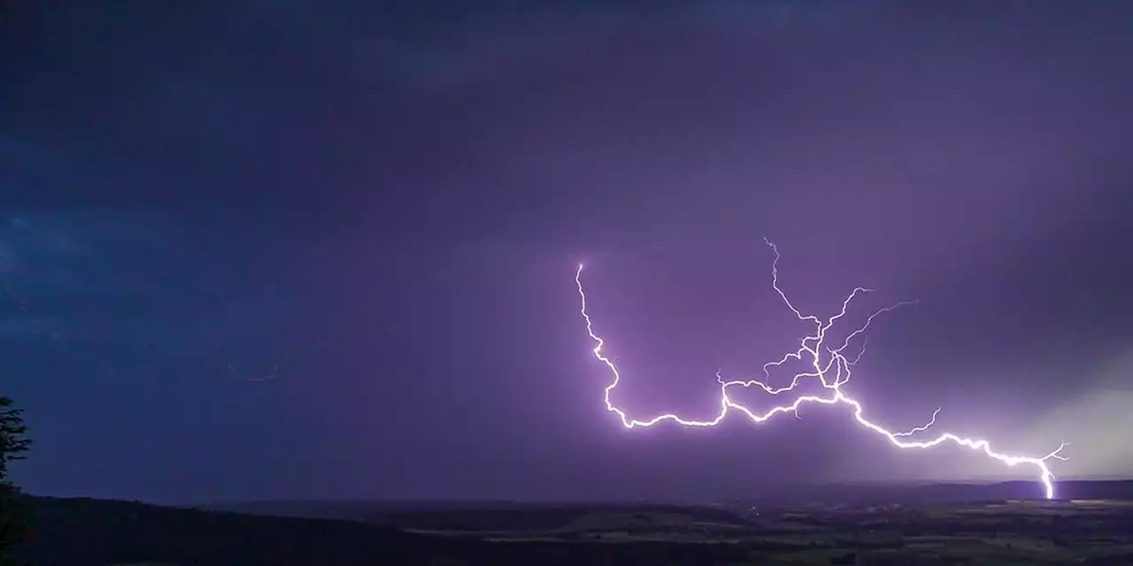 Blitze im Sekundentakt und zahlreiche Einsätze: Heftige Unwetter zogen über Franken