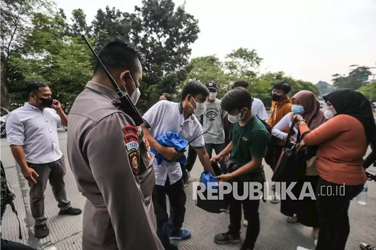 Satpol PP Jabar dan Depok Patroli Bersama Cek Tapal Batas Wilayah |Republika Online