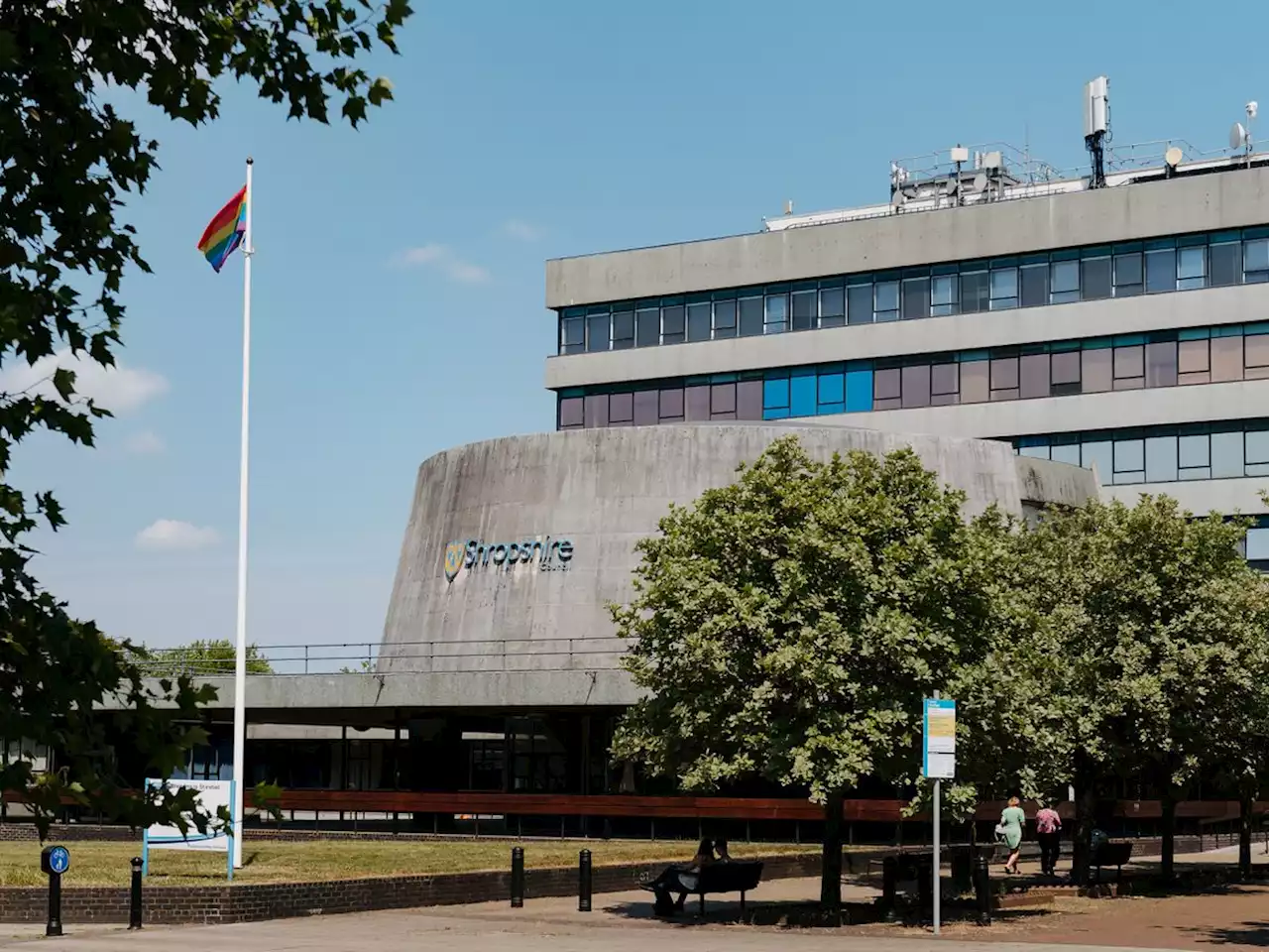 Petition for council to put up second flagpole so union flag is never not flying