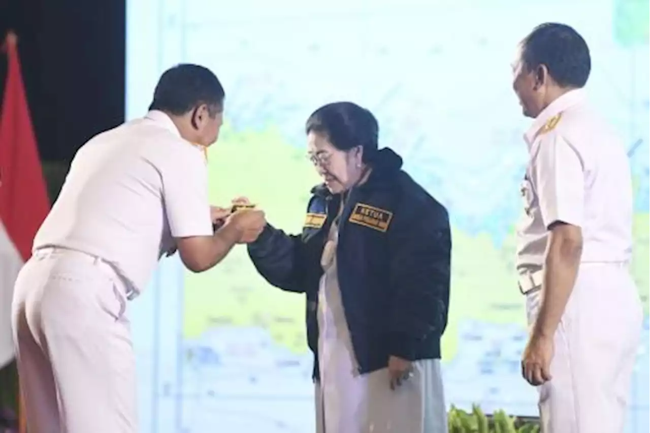 4 Fakta Megawati Soekarnoputri yang Menerima Brevet Hidro-Oseanografi dari TNI AL