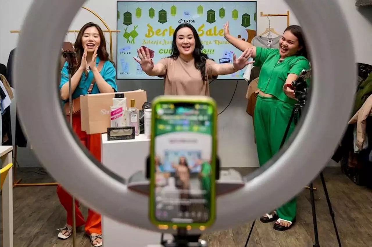 Indonesia’s entrepreneurs cash in on TikTok live selling spree