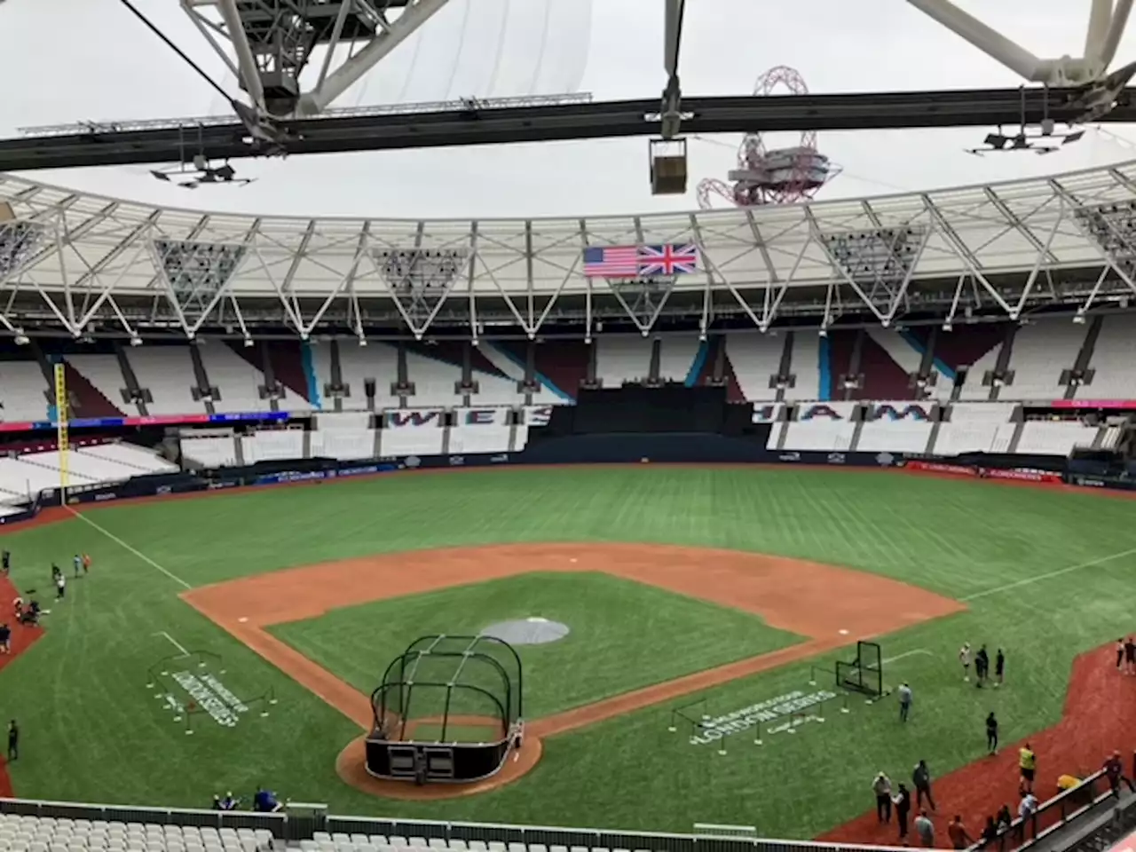 Timelapse video shows stunning final transformation of London Stadium ahead of MLB series