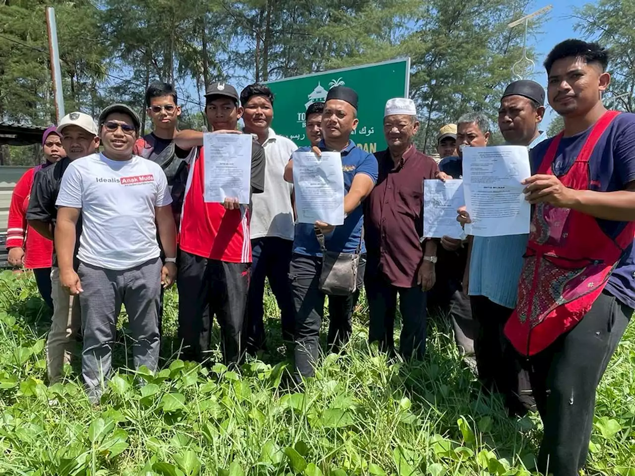 Peniaga di Pantai Bisikan Bayu rayu pembelaan kerajaan negeri