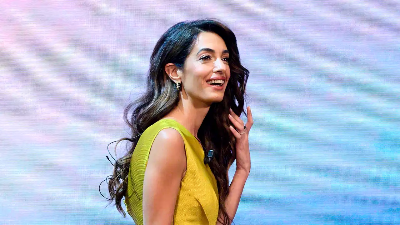 Amal Clooney conquista Madrid: un reciente éxito, mención a sus hijos y Telma Ortiz entre el público de su ponencia