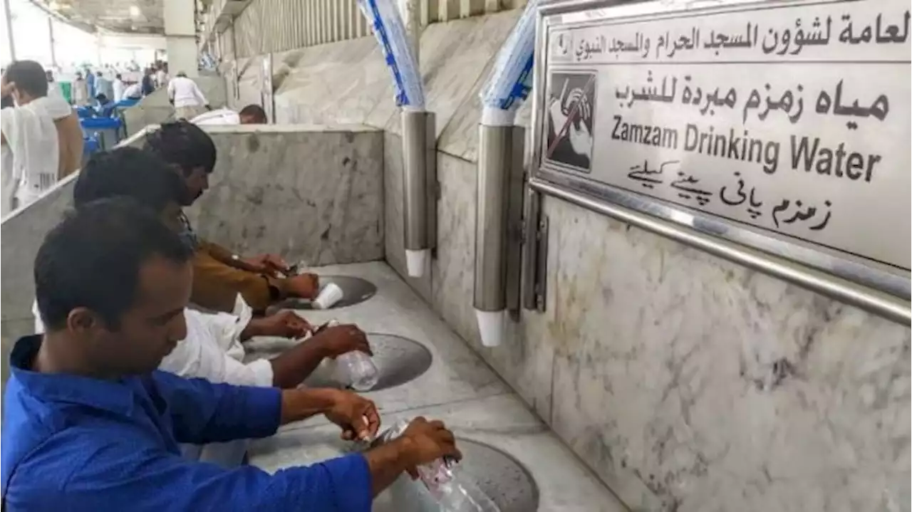 Arab Saudi Sediakan 400 Ton Air Zamzam Selama Musim Haji