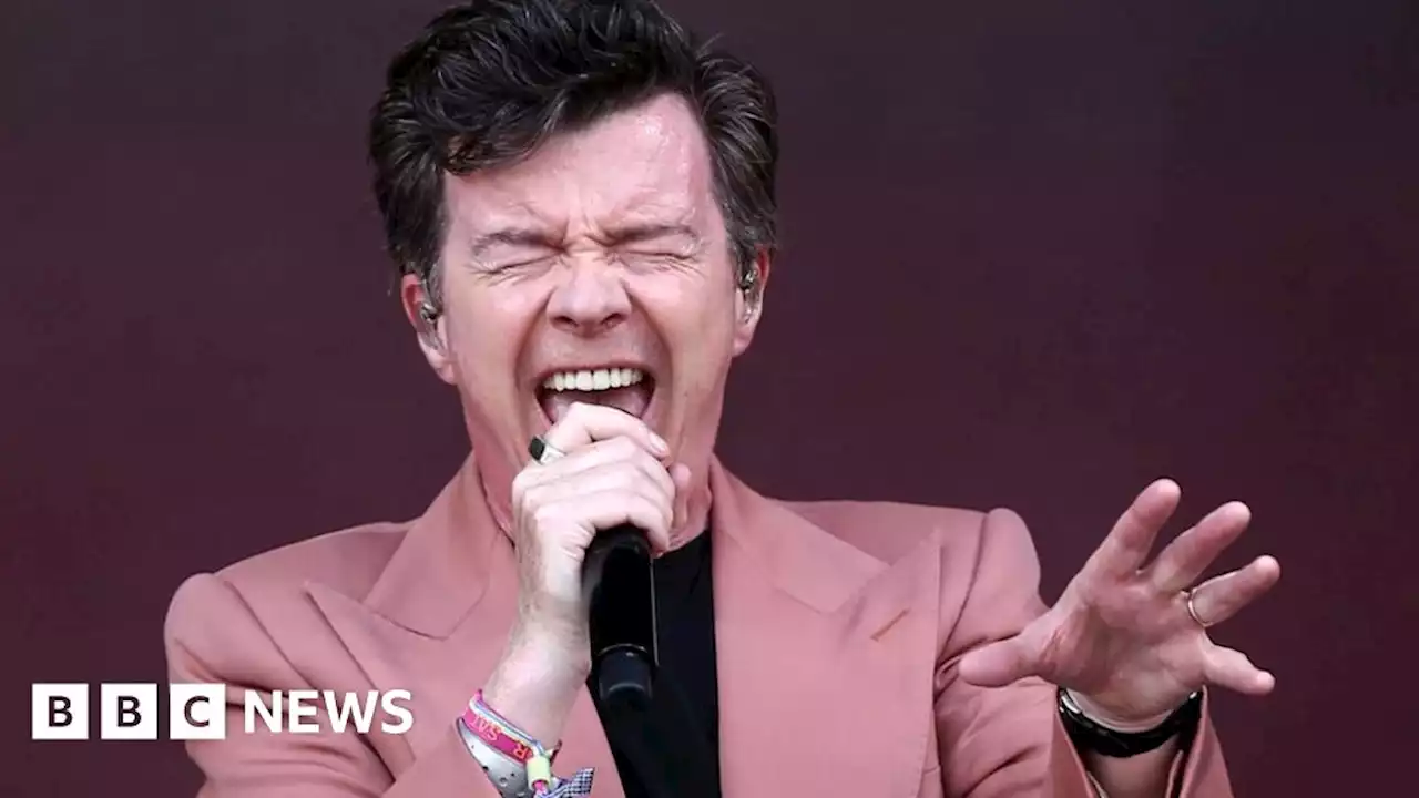 Rick Astley doesn't let Glastonbury down