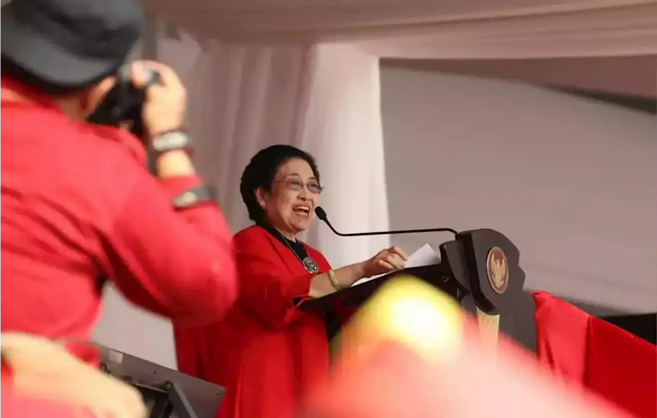 Megawati Ingatkan Kader Watak Politik PDIP Adalah Turun ke Bawah