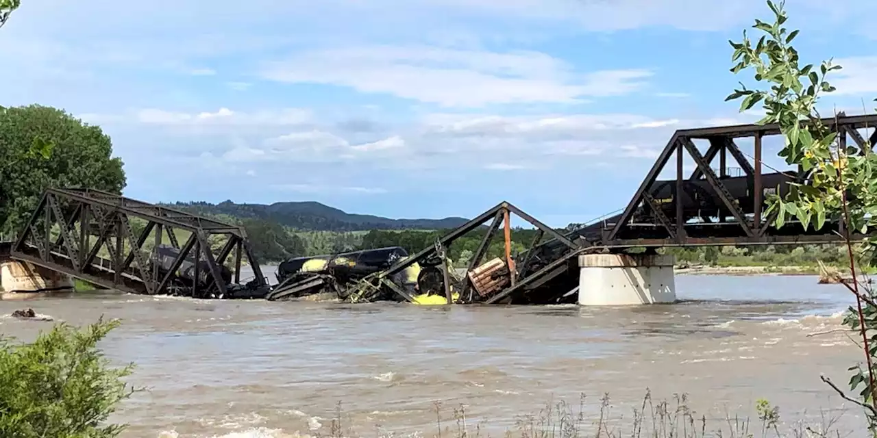 Bridge over Yellowstone River collapses, sending freight train into waters below