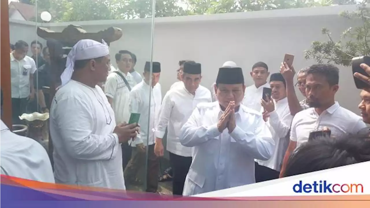 Prabowo Melayat ke Rumah Duka Desmond J Mahesa