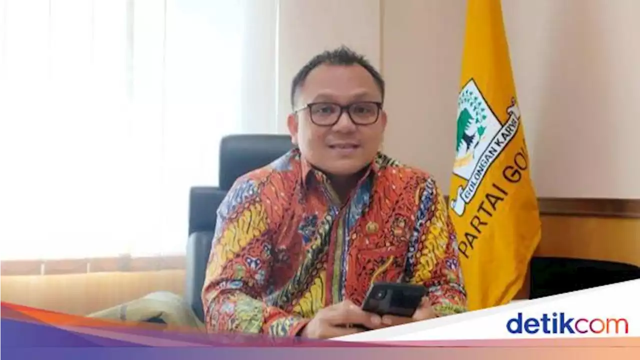 Pria BAB di JPO Semanggi, Golkar Sindir 'Jakarta Sejajar Kota Besar Dunia'