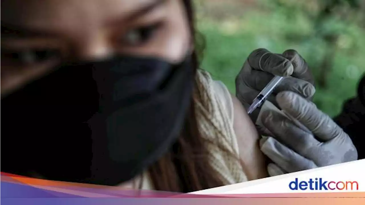 RI Sudah Masuk 'Endemi' COVID-19, Warga Mau Divaksin Corona Kini Harus Bayar?