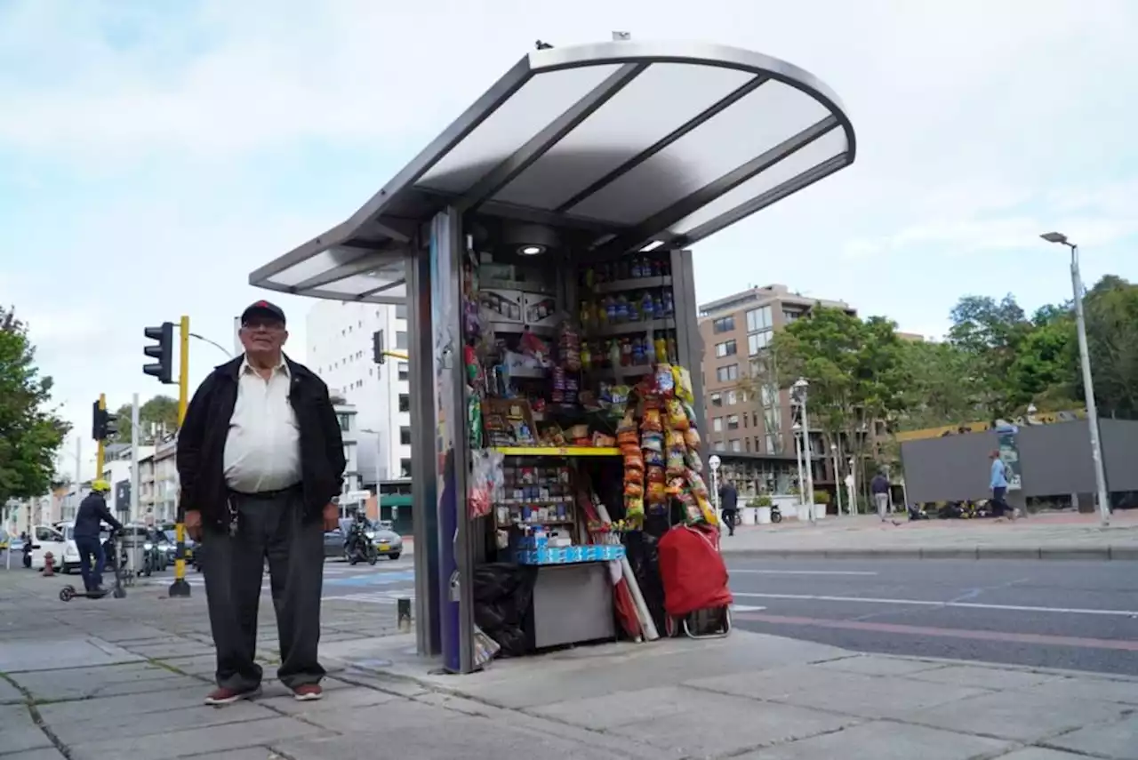 Distrito inicio instalación de mobiliario para ventas reguladas en el espacio público