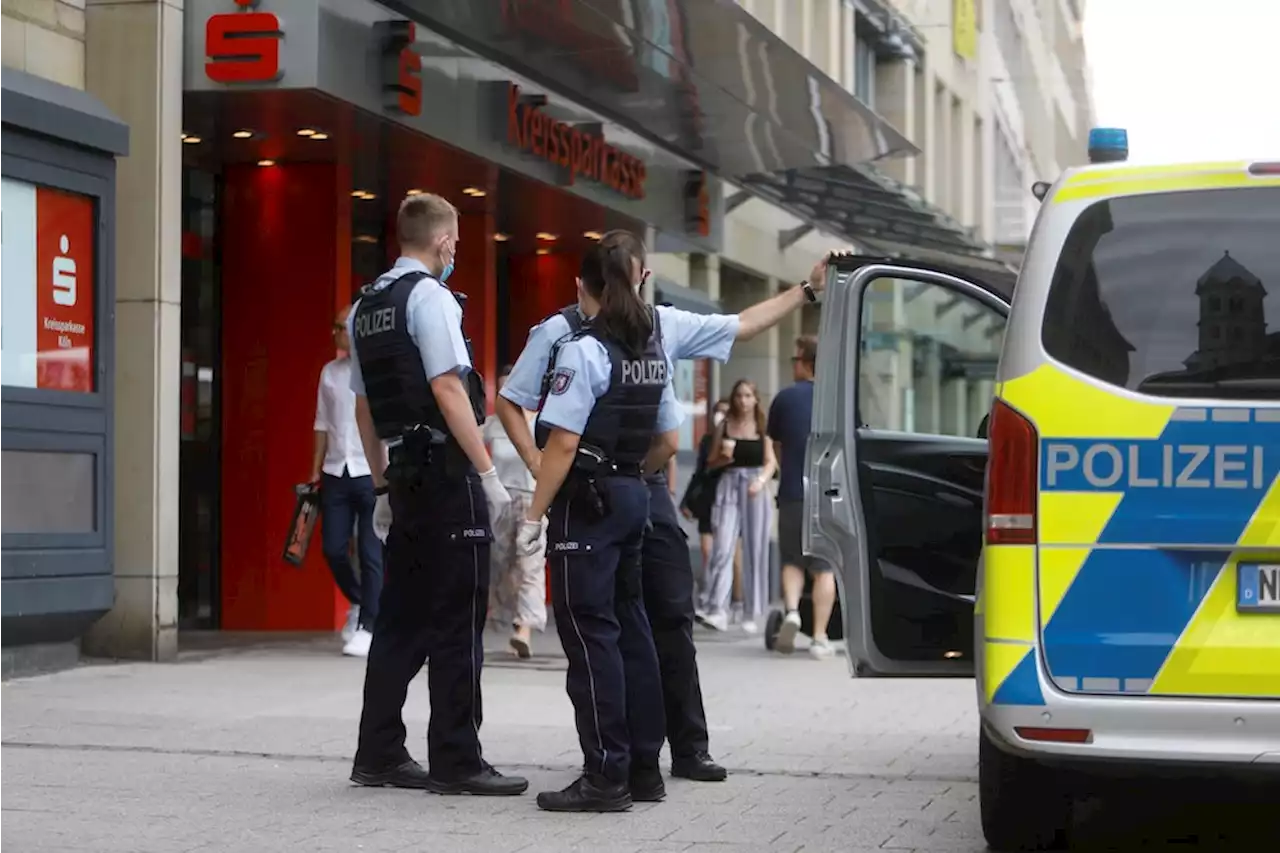 Brennpunkt Neumarkt: Kölner Polizei greift nach Heroin-Handel ein –„Bubbles“ sichergestellt