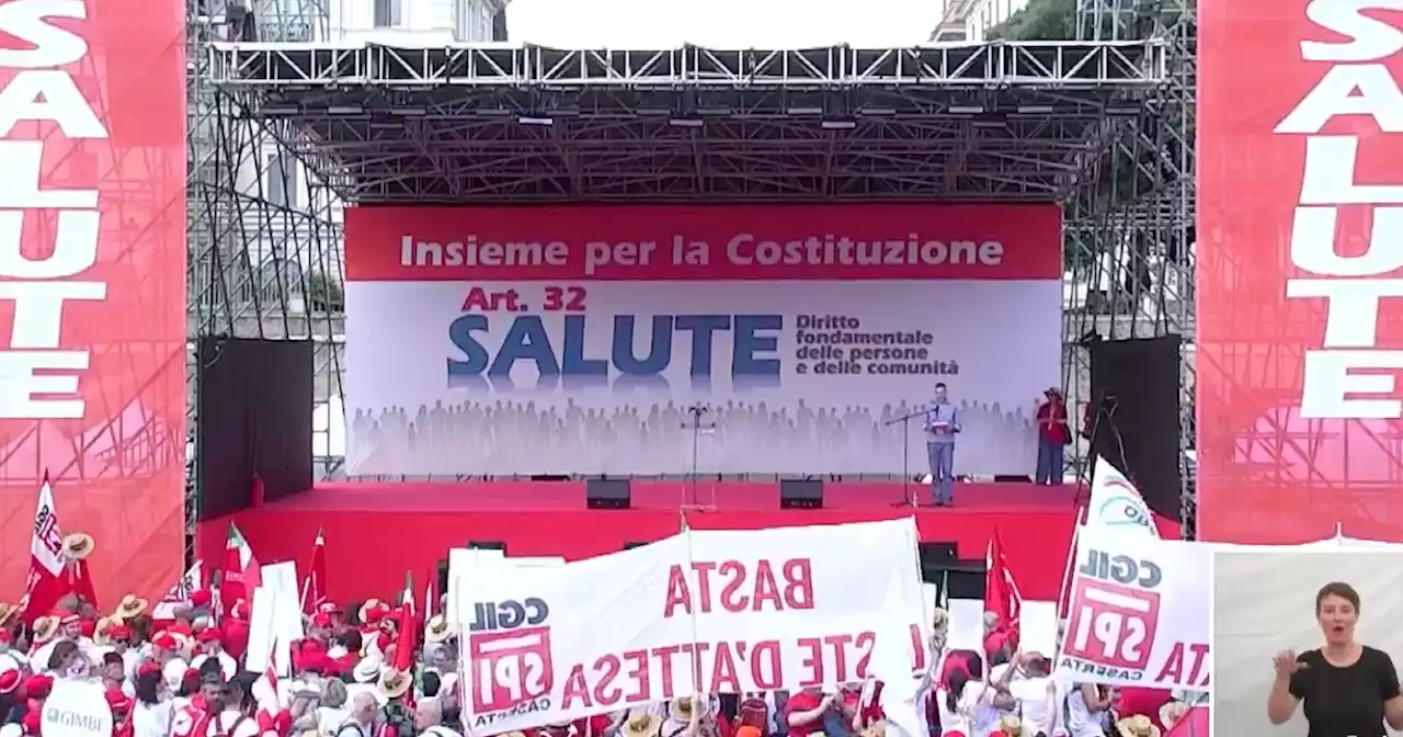 Roma, la manifestazione Cgil per difendere la sanità pubblica: la diretta - Il Fatto Quotidiano