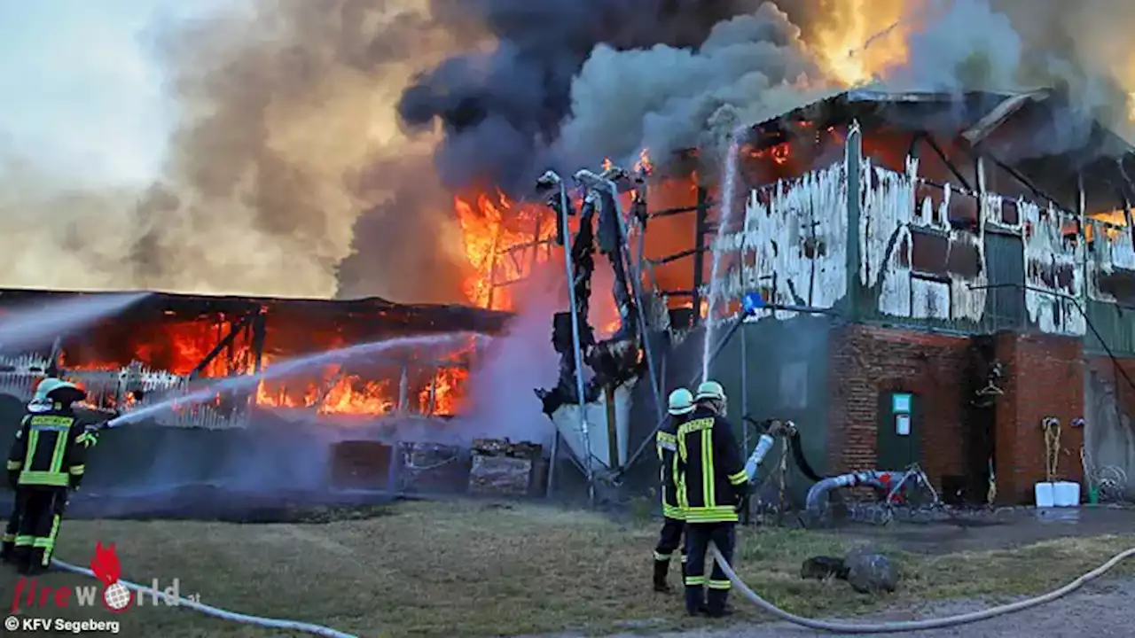 D: Feuer zerstört landwirtschaftliches Gebäude in Neuengörs → 16 Rohre im Einsatz