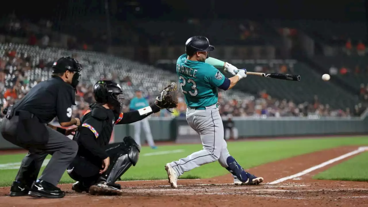 Mariners score 7 in the 8th to cap a 13-1 win over the Orioles