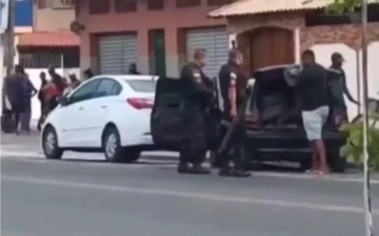 Vídeo: Homem é preso durante protesto em Santa Cruz | Rio de Janeiro | O Dia