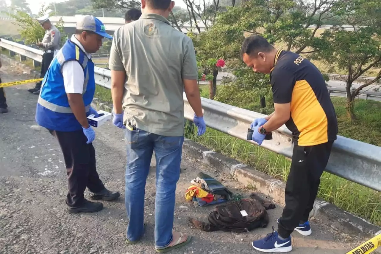 Geger, Mayat Pria Tanpa Identitas Tergeletak di Tol Sumo, Diduga Korban Pembunuhan