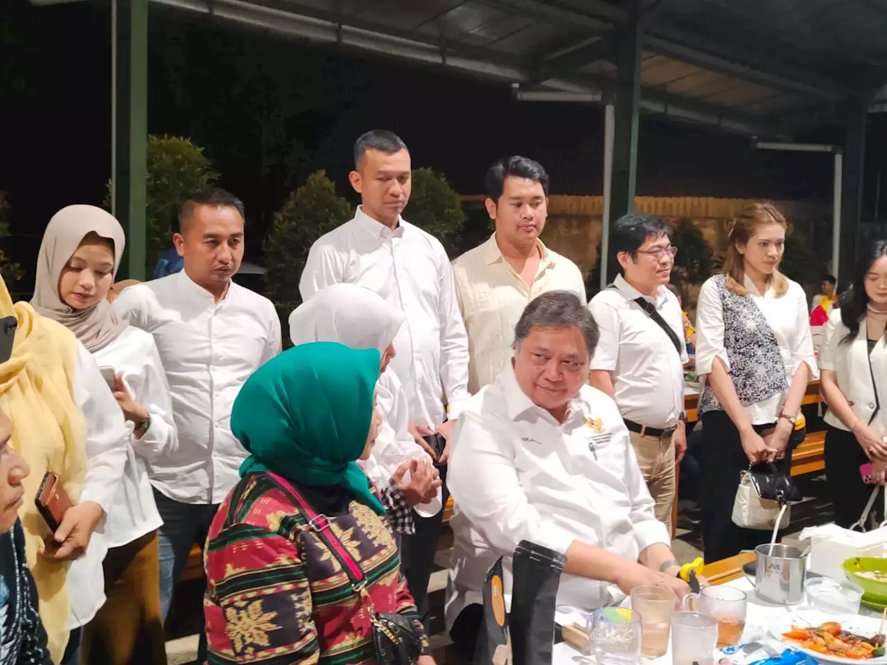 Temui Puluhan Kader Golkar di Bandung, Begini Pesan Airlangga Hartarto Soal Pileg 2024