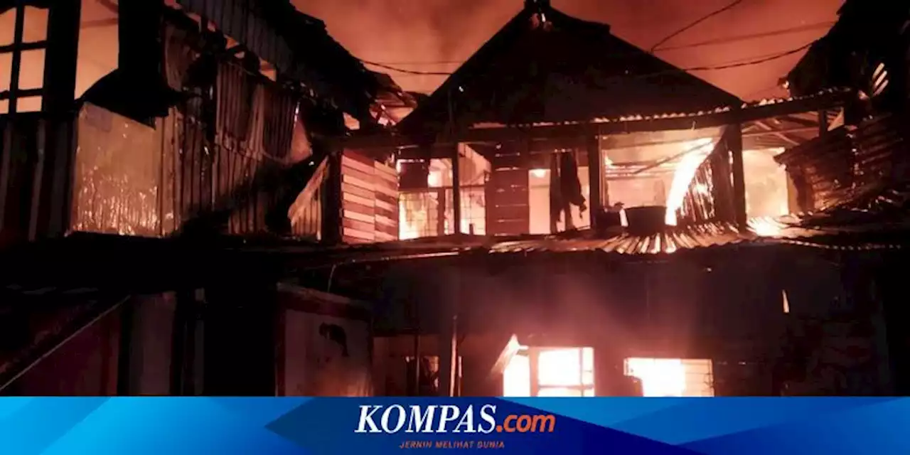 Kebakaran Gudang Ban di Makassar Merembet Hanguskan 6 Rumah Warga