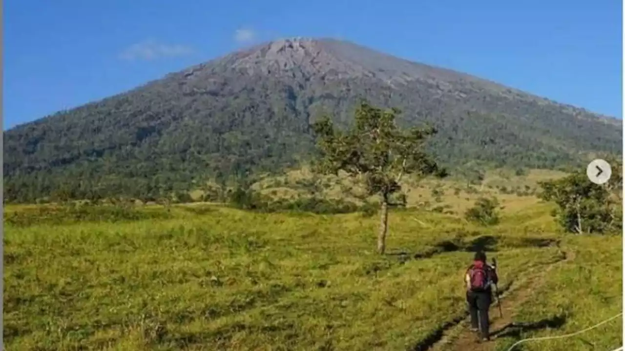 Rahasia Nenek 71 Tahun dari Bekasi Sukses Mendaki Puncak Gunung Rinjani