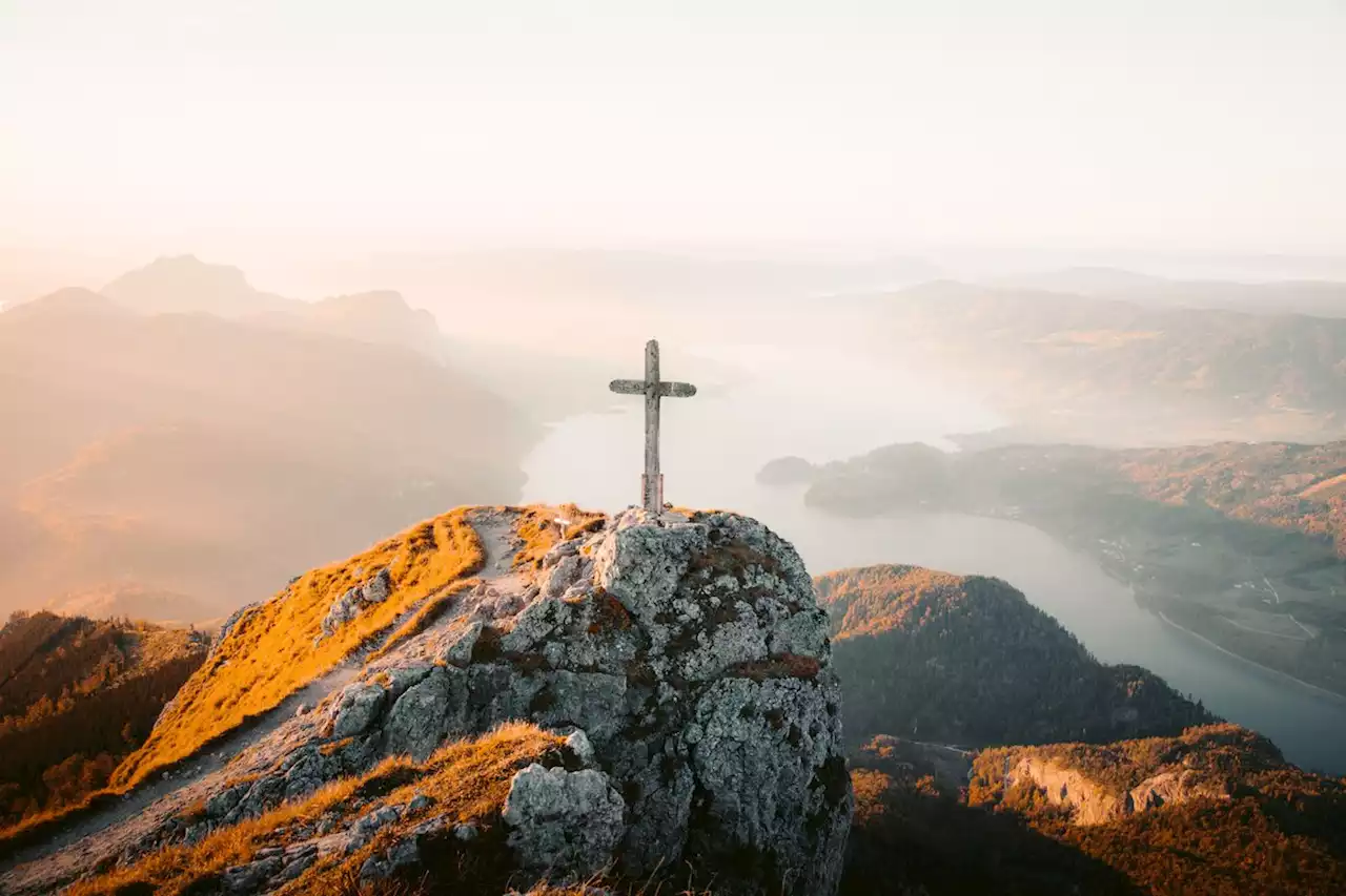 Montagna, il Cai: 'Stop alle croci sulle vette, sono anacronistiche e divisive'