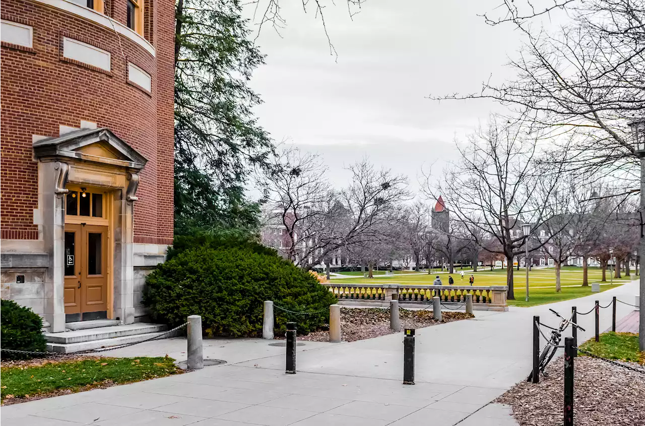 2 Illinois Universities rank among top US colleges in new report