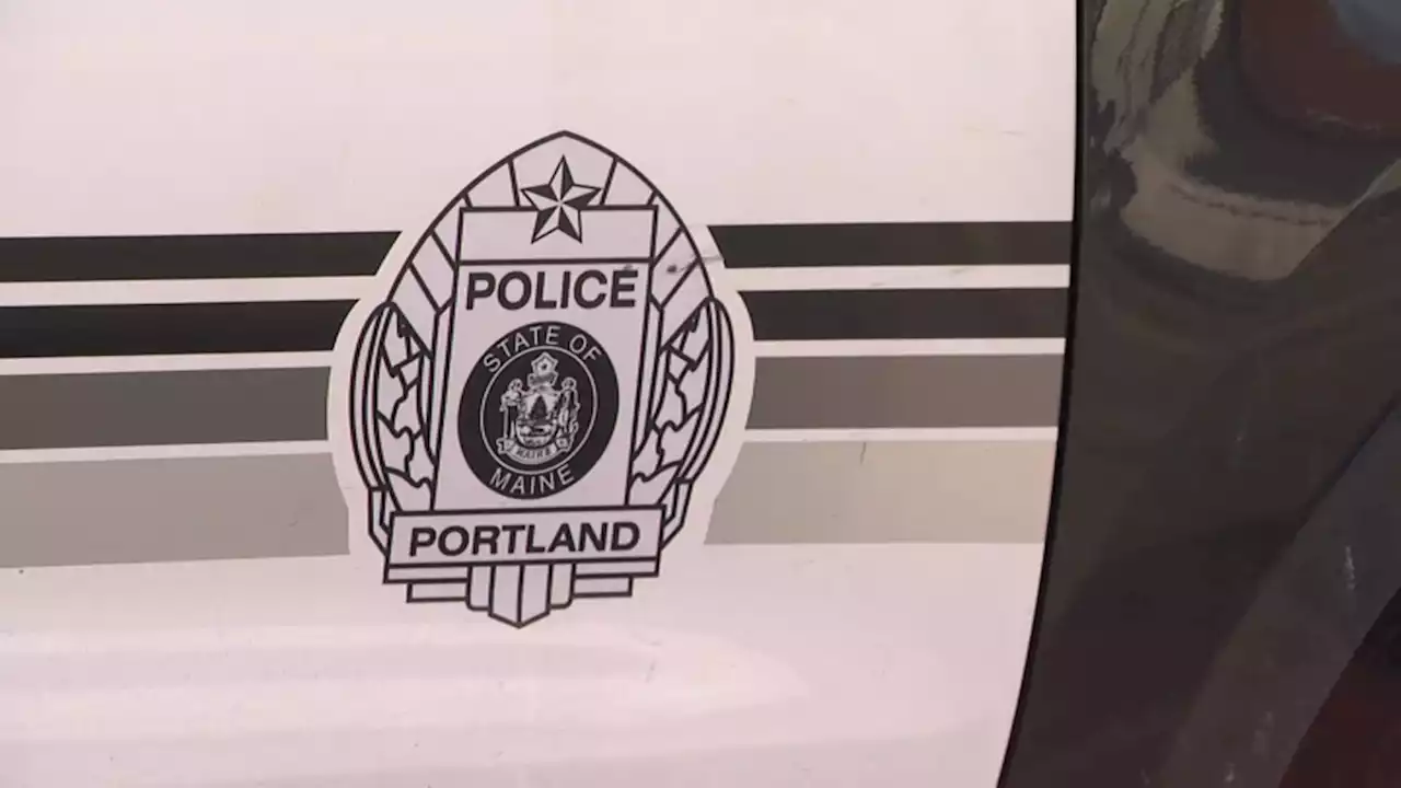 Man arrested after standoff outside Portland fast food restaurant