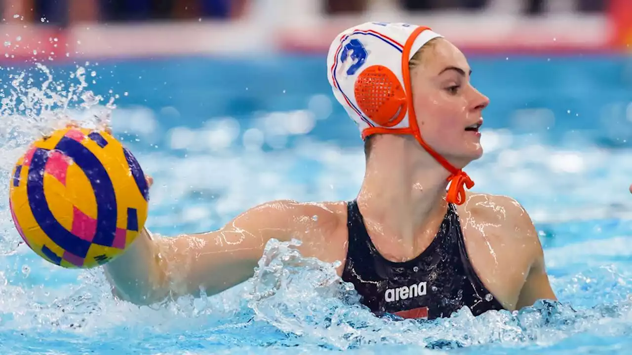 Waterpolosters naar halve finales finaletoernooi wereldbeker