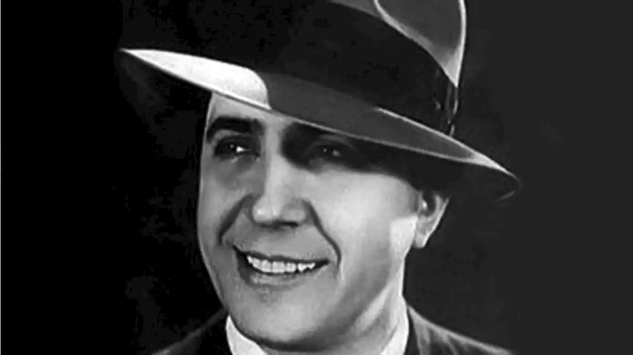 Carlos Gardel, nadie muere en la víspera