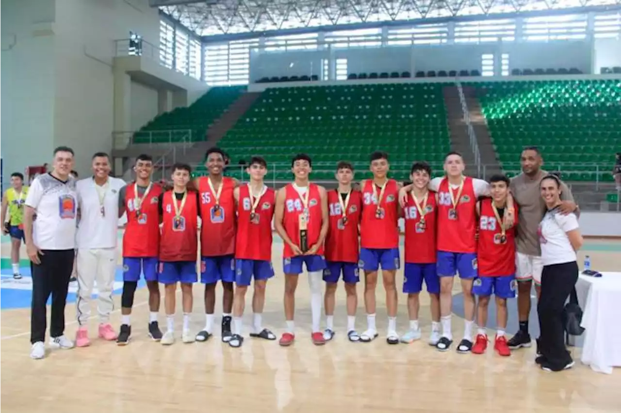 El equipo de baloncesto de la Escuela Iván Olivares brilló en Barranquilla