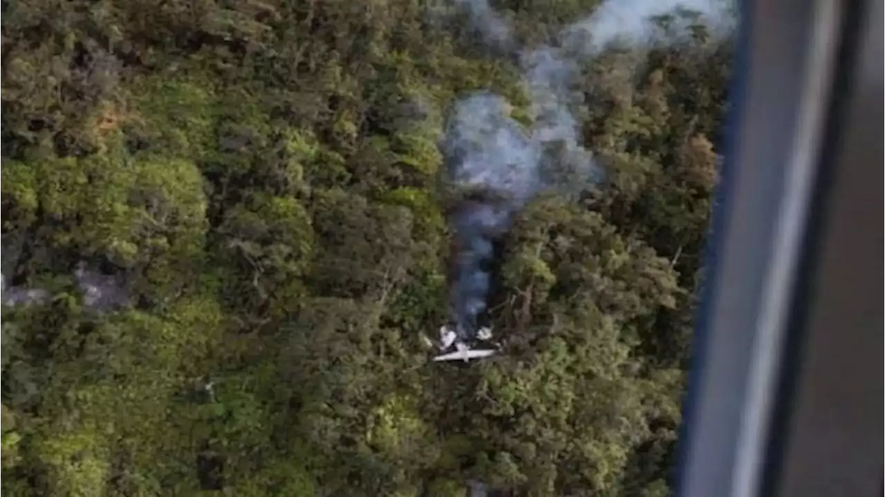 Evakuasi Korban Kecelakaan Pesawat SAM Air di Papua Terhalang Kabut Tebal di Lereng Gunung