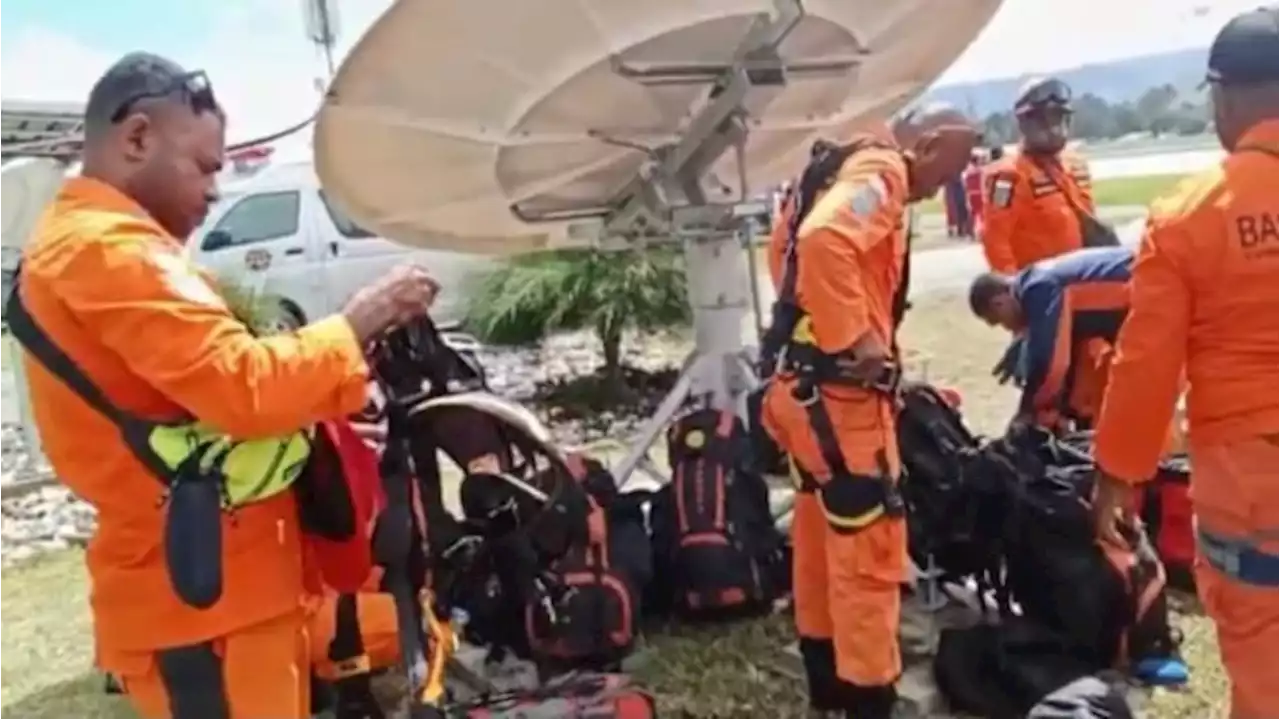 Terkendala Cuaca Buruk, Evakuasi Korban Pesawat SAM Air Dilanjutkan Besok