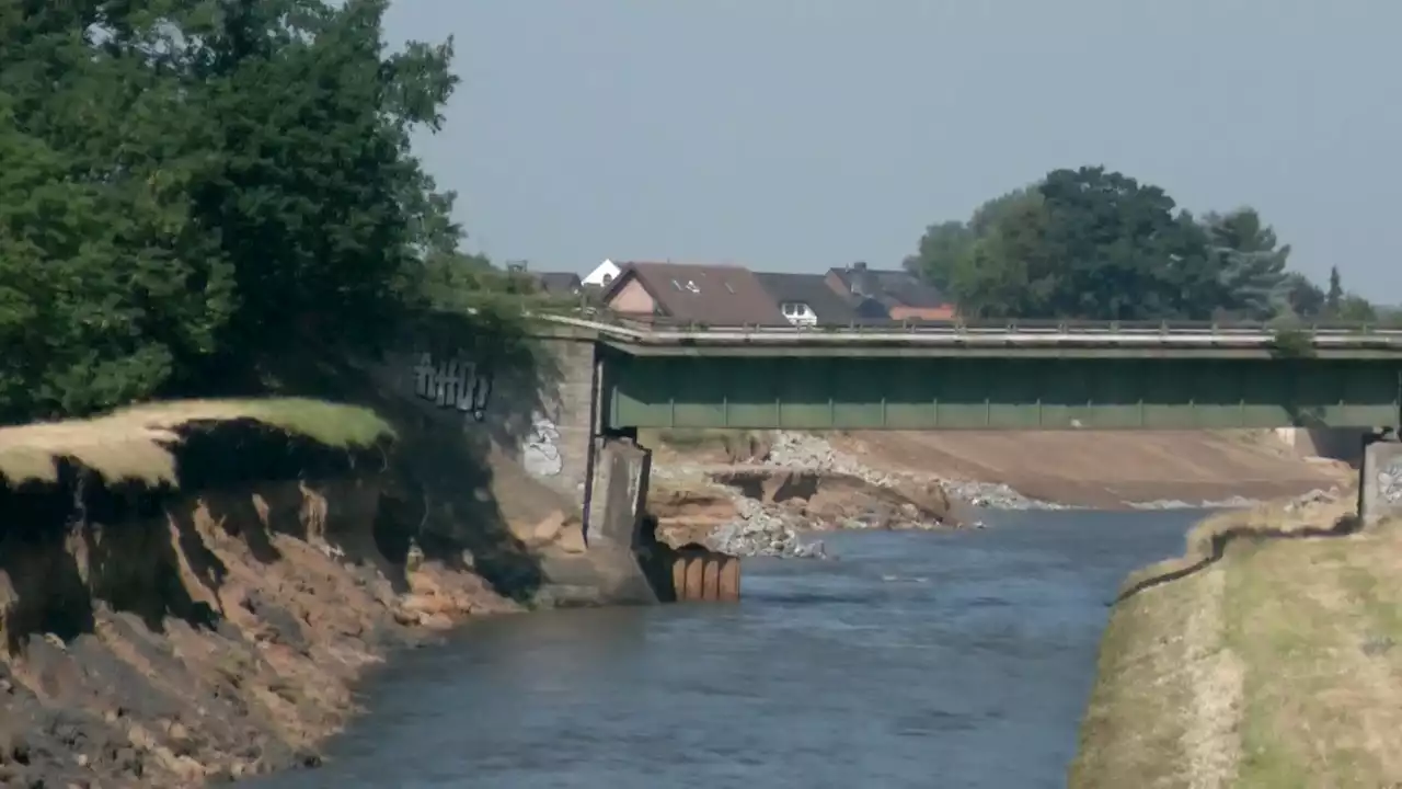 Bahnbrücke über Emscher nach Unwetter abgesackt - laut Fachleuten keine Gefahr