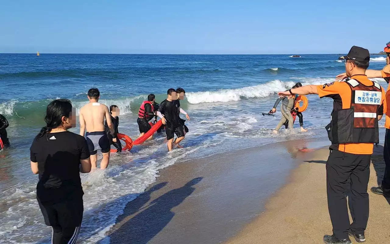 동해안 피서객 '해상 표류' 주의보…11건 발생·20명 구조(종합) | 연합뉴스