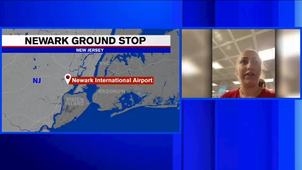 Passengers sit on plane without air conditioning during Newark ground stop