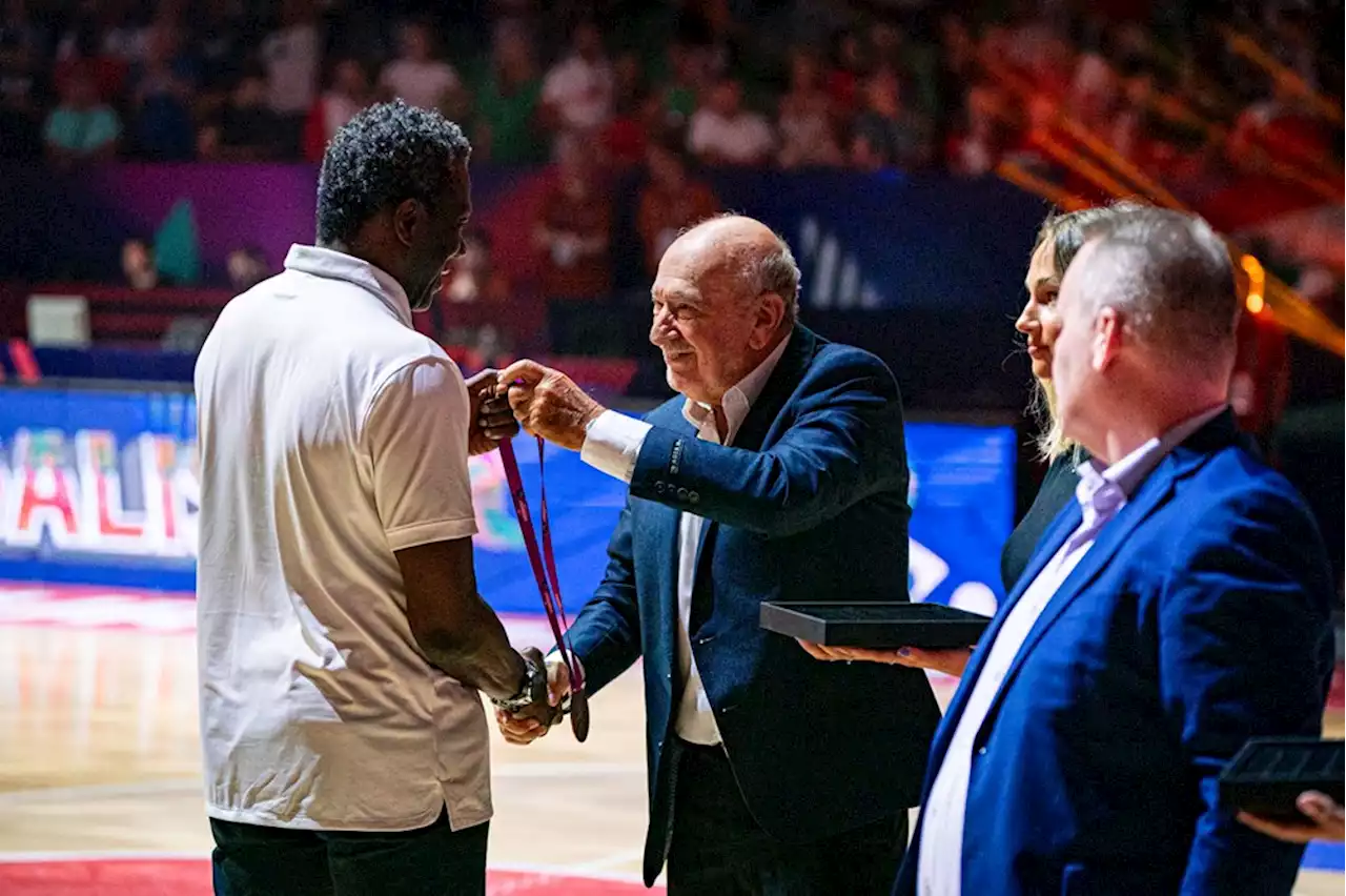 Jean-Pierre Siutat défend Jean-Aimé Toupane, Sandrine Gruda réitère ses critiques - BeBasket