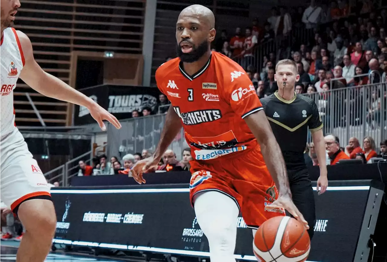 Scott Suggs prolonge à Tours - BeBasket