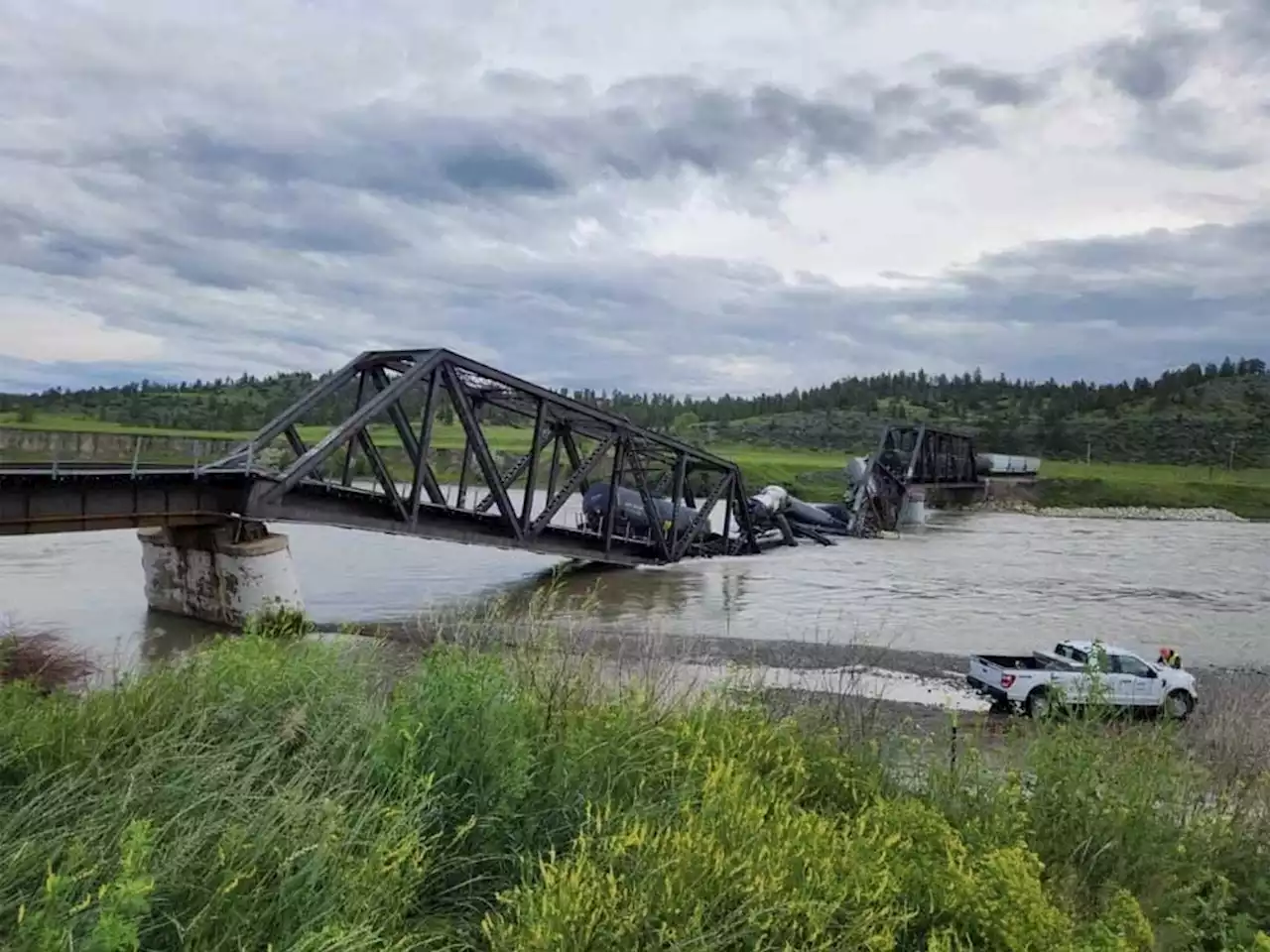 Bridge over Yellowstone River collapses, sending a freight train into the waters below