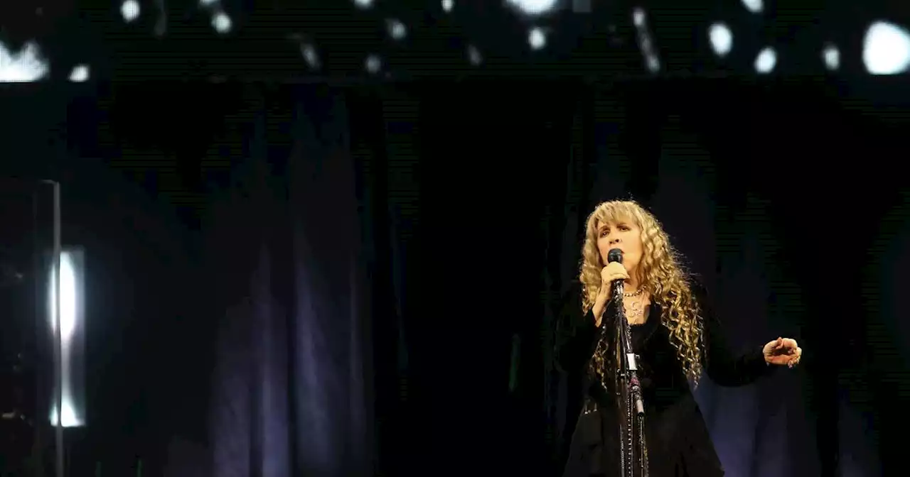 Review: Stevie Nicks puts on a signature show at United Center