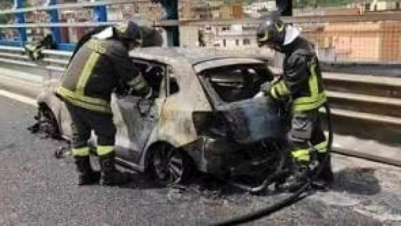 Napoli, l'auto esplosa in tangenziale era una ibrida sperimentale al centro di un progetto di ricerca