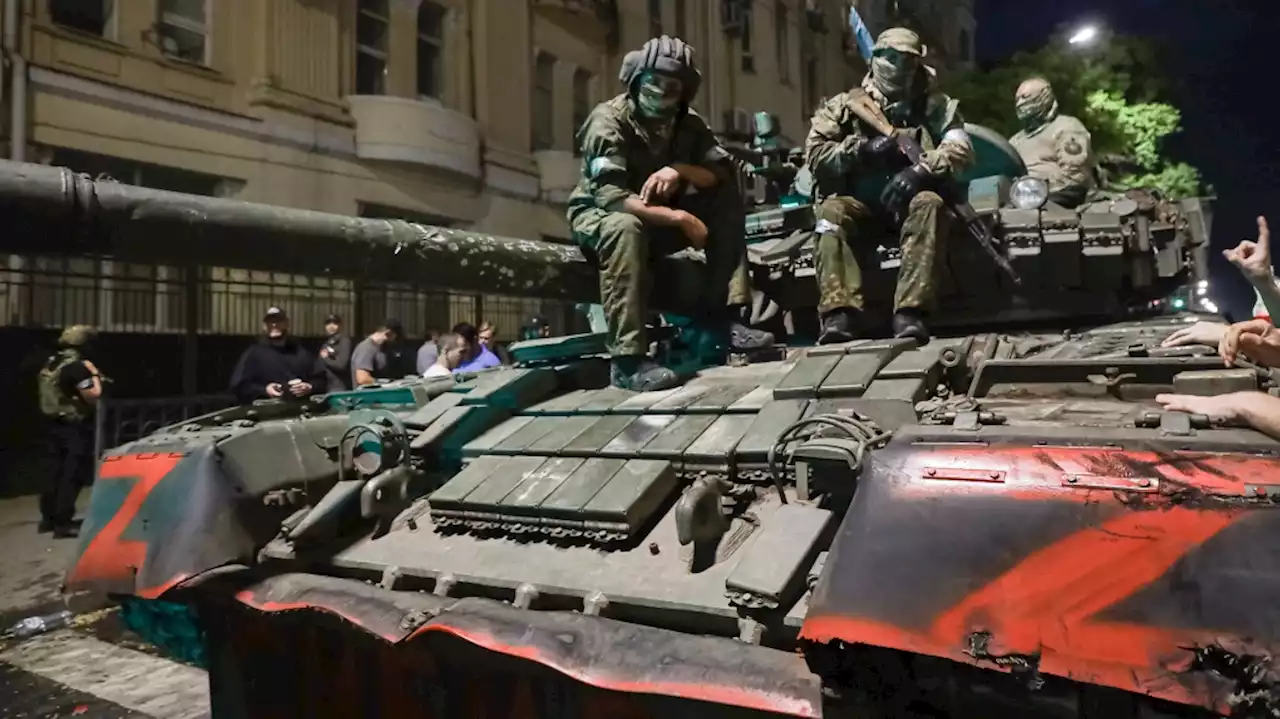 Russian troops withdraw from Moscow after mercenary revolt ends but trouble remains for Putin