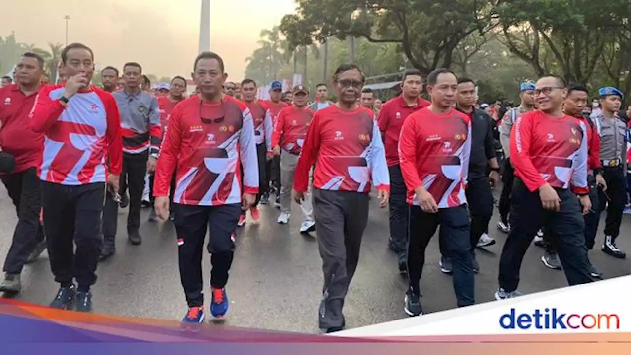 Jalan Santai Bareng Mahfud Md, Kapolri Lepas Bhayangkara Fun Run di Monas