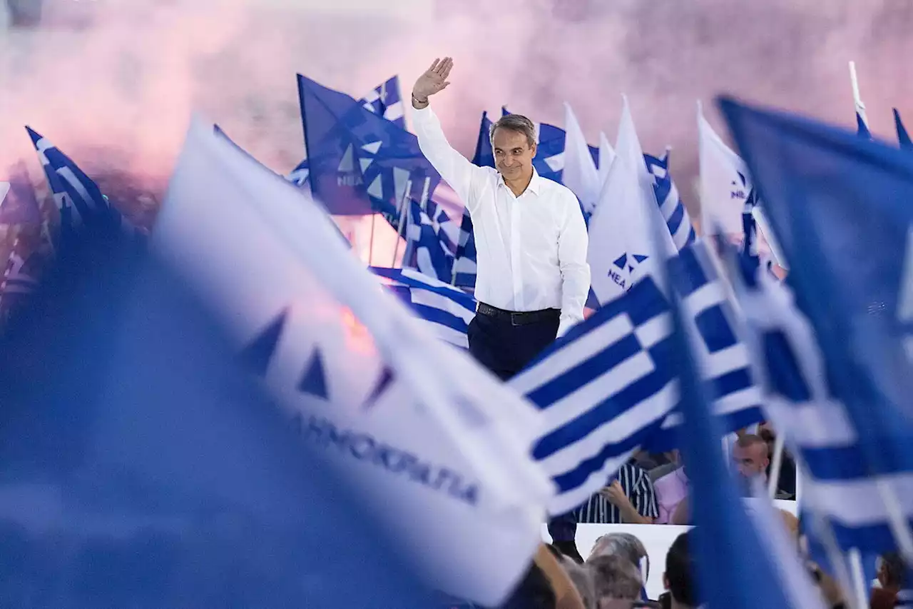 Mitsotakis alcanza la mayoría absoluta en Grecia, según las primeras encuestas