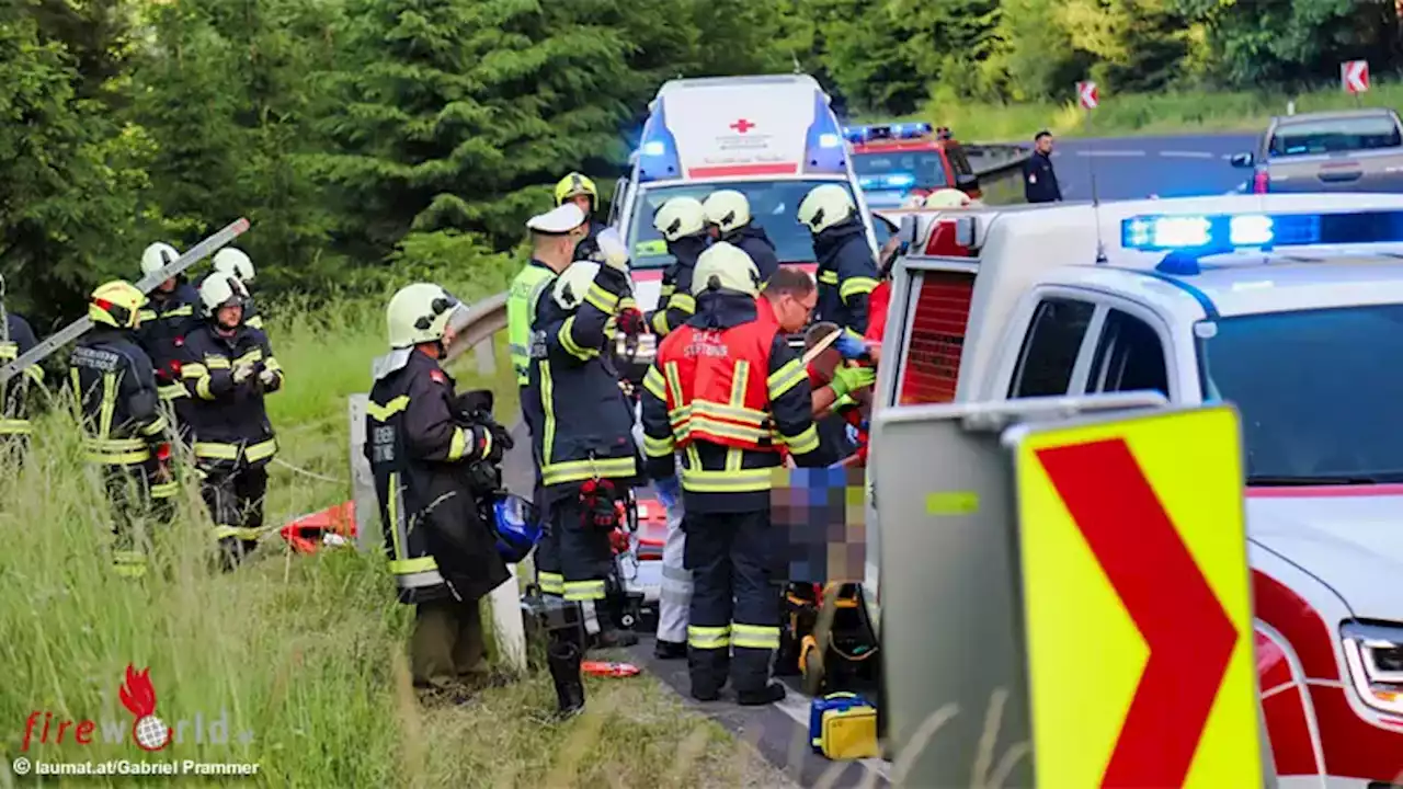 Oö: Motorradunfall in Kurve der B 126 bei Bad Leonfelden → Fahrer über Böschung gestürzt