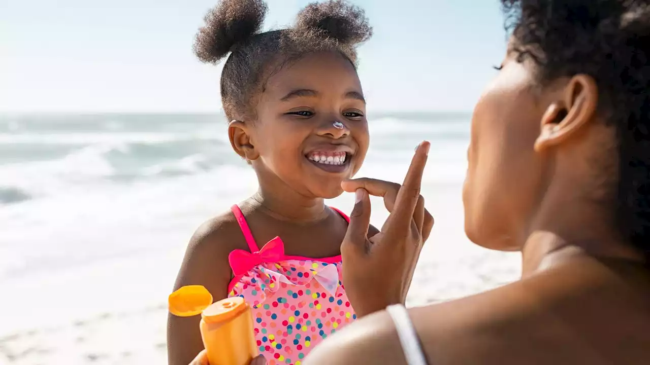 15-year-old wins top UK science award for eco-friendly sunscreen